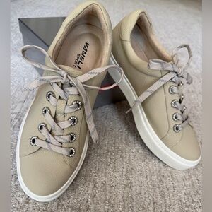 NWT Vaneli Cream Milled Calf Leather Lace-Up Sneakers, Size 9 1/2 M